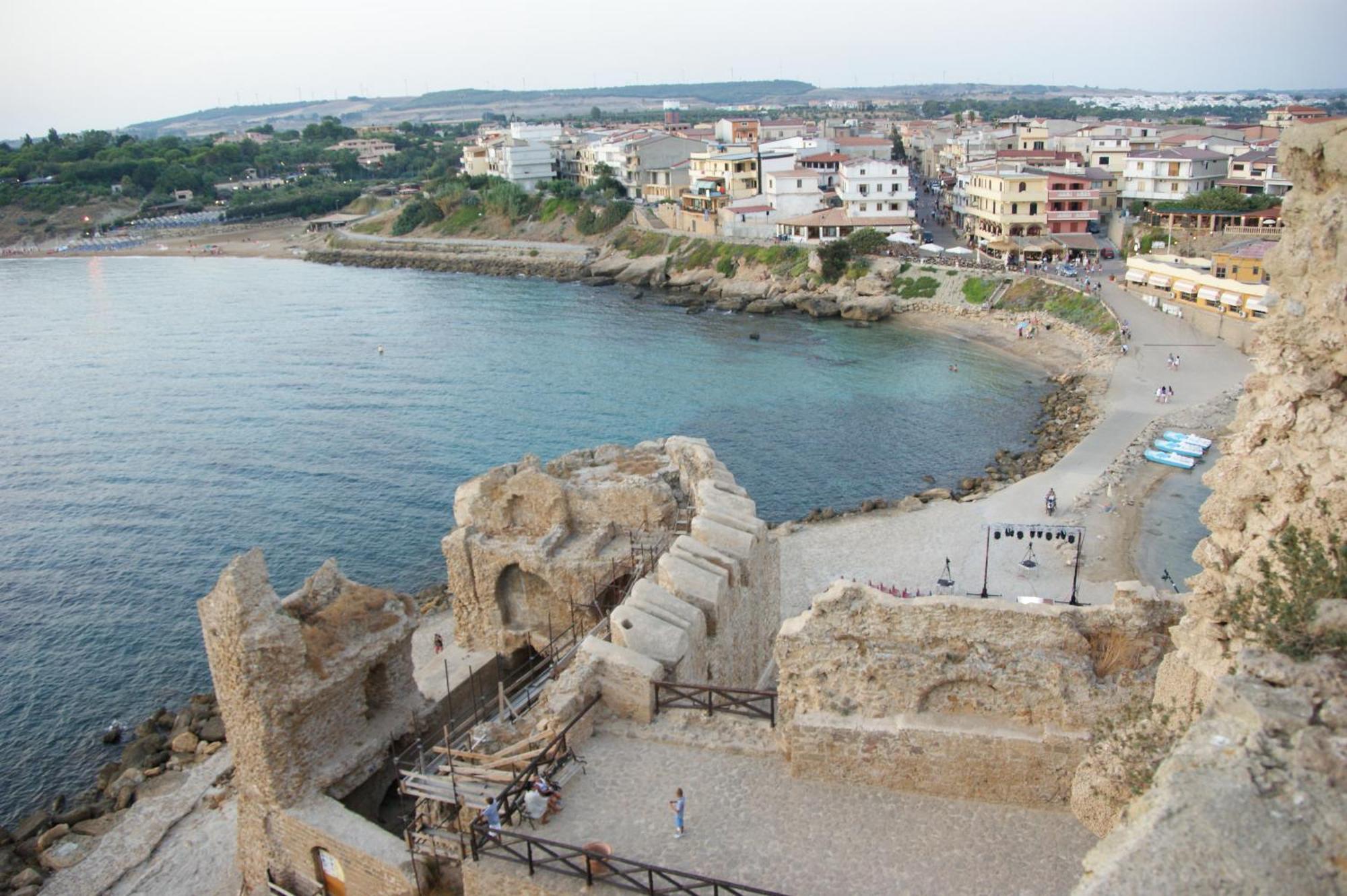 Villa Aurora Le Castella  Buitenkant foto